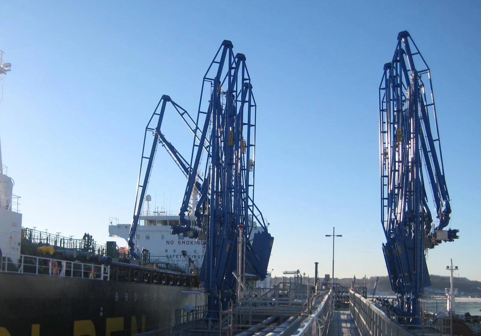 Kanon marine loading arms in operation at a tanker berth